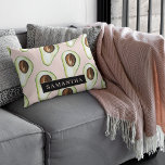Moderne roze en groene Avocado-patroon met naam Accent Kussen<br><div class="desc">Moderne roze en groene Avocado-patroon met naam</div>