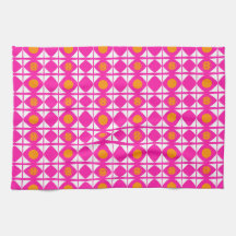 Moderne roze en oranje zon met witte zeilen
