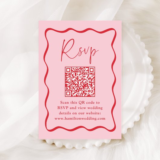 Moderne roze en rode golvende frame QR-code RSVP Informatiekaartje