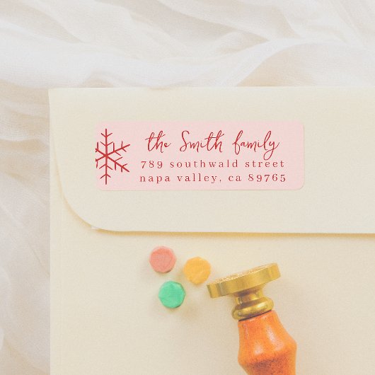 Moderne roze en rode grillige kerst sneeuwvlok etiket