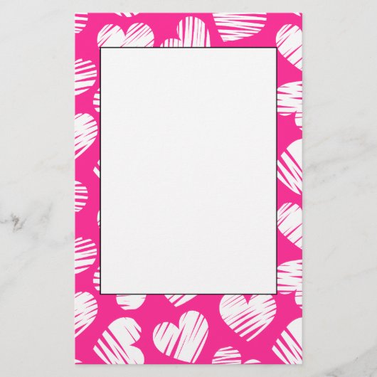 Moderne Roze en Witte Gegekrabbelde Hart Valentijn Briefpapier (Voorkant)