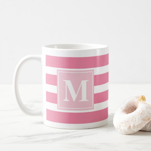 Moderne Roze en Witte Streep met Monogram Koffiemok (Met donut)