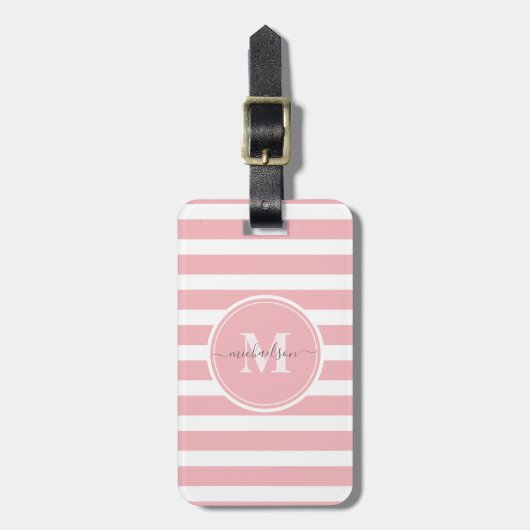 Moderne Roze en Witte Strepen Monogram Naam Bagagelabel (Voorkant verticaal)
