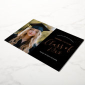 Moderne Roze Folie Confetti Foto Afstudeerfeest Uitnodiging (Gedraaid)