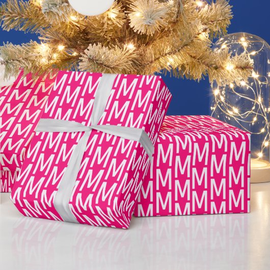 Moderne, roze fuchsia white custom monogram cadeaupapier (Feestdagen)