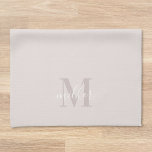 Moderne roze gepersonaliseerde familienaam monogra theedoek<br><div class="desc">Aangepast ontworpen moderne,  roze handdoek voor keuken met gepersonaliseerde familienaam monogram in moderne handkalligrafie.</div>