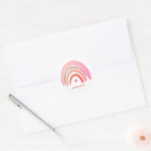 Moderne roze glitter gepersonaliseerde regenboog ronde sticker (Envelop)