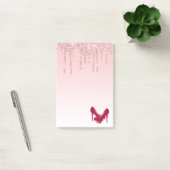 Moderne roze glitterschijven en hoge niveaus post-it® notes (Kantoor)