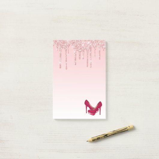Moderne roze glitterschijven en hoge niveaus post-it® notes (Op bureau)