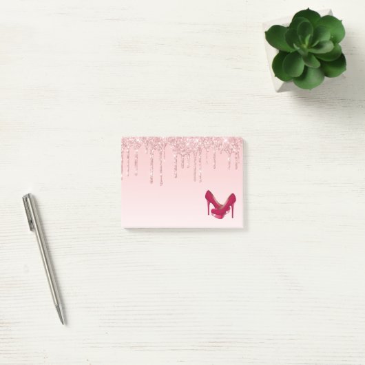 Moderne roze glitterschijven en hoge niveaus post-it® notes (Kantoor)