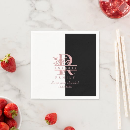 Moderne Roze Gouden Gesplitste Aangepaste Monogram Servet (Insitu)