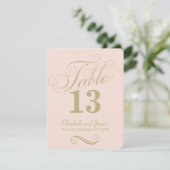 Moderne Roze Gouden Script Tafelnummer Bruiloft (Staand voorkant)