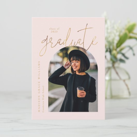 Moderne roze goudvormig Afstuderen Kaart (Staand voorkant)