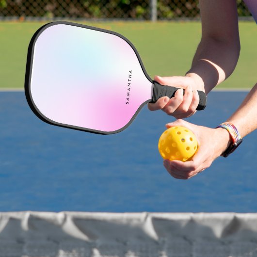 Moderne Roze Gradiënt Monogram Naam Pickleball Paddle (Insitu)