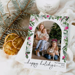 Moderne Roze Groene Bloemboog 1 Foto Feestdagenkaart<br><div class="desc">Deze collectie bevat waterverf roze bloemen,  bessen en wintergroen met moderne en elegante typografie,  met een winter botanisch patroon op de achtergrond.</div>