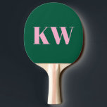 Moderne Roze Groene Monogram Beginletters Geperson Tafeltennisbatje<br><div class="desc">Dit gepersonaliseerde pickleball-paddle heeft forse serif-beginletters in zacht roze tegen een rijke bosgroene achtergrond voor een look die schoon, zelfverzekerd en modern is. De klassieke monogramopmaak geeft het een preppy, enigszins vintage gevoel dat nog steeds fris en actueel aanvoelt. Een goede keuze voor spelers die tijdloze stijl met een persoonlijke...</div>
