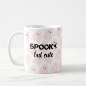 Moderne roze halloween Spooky but Cute Koffiemok (Links)