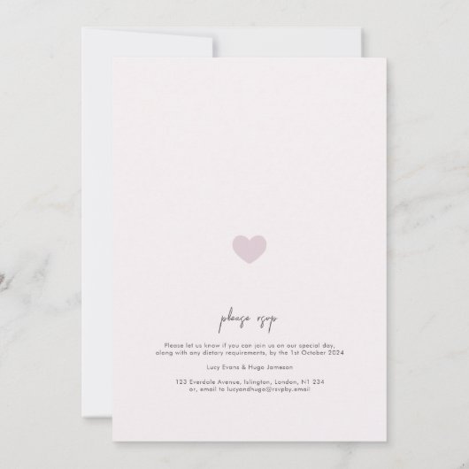 Moderne Roze Liefde Hart Bruiloft Uitnodiging (Achterkant)