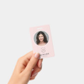 Moderne Roze Logo Foto Haarstylist Badge (Handheld)