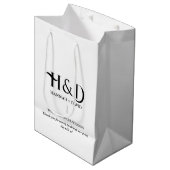 Moderne Roze Monogram Bruiloft Welkom Gast Medium Cadeauzakje (Voorkant Gekanteld)
