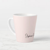 Moderne Roze Monogram Naam Typografie Latte Mok (Linkerhoek)