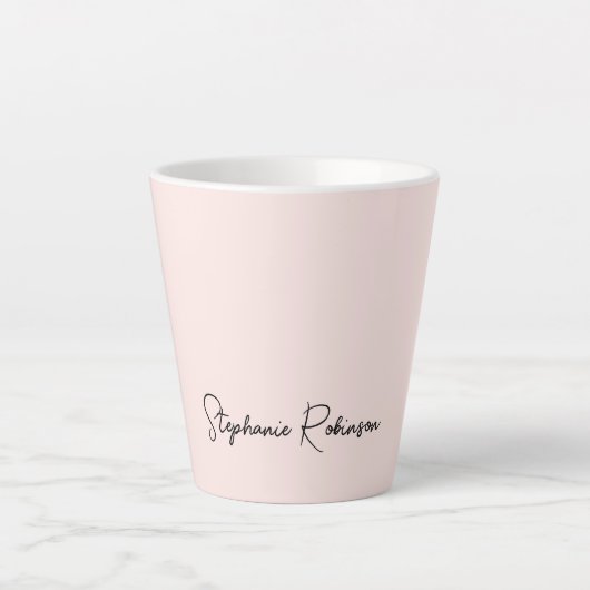 Moderne Roze Monogramnaam Typografie Latte Mok (Voorkant)