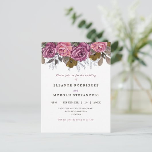 Moderne roze paarse rozen grens bruiloft uitnodigi briefkaart (Staand voorkant)