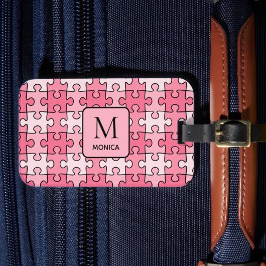 Moderne Roze Puzzel Stukken Monogram Bagagelabel (Voorkant Insitu 4)