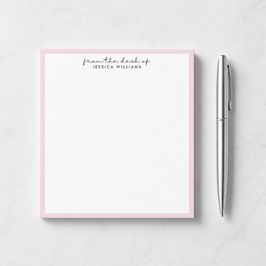 moderne, roze rand van het bureau van notitieblok