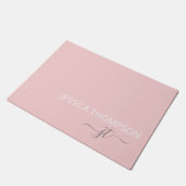Moderne Roze Simpele Script Monogram Naam Deurmat (Schuin)