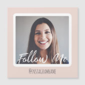 Moderne Roze Sociale Media Volg Mij Fotomagneet (Voorkant)