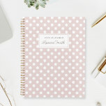 Moderne roze stippen planner<br><div class="desc">Aangepast ontworpen notitieboek voor planners met witte poka-punten op een stoffige roze kleur met een persoonlijke naam.</div>