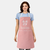 Moderne Roze Strik Naam Positieve Citaat Schort (Gedragen)