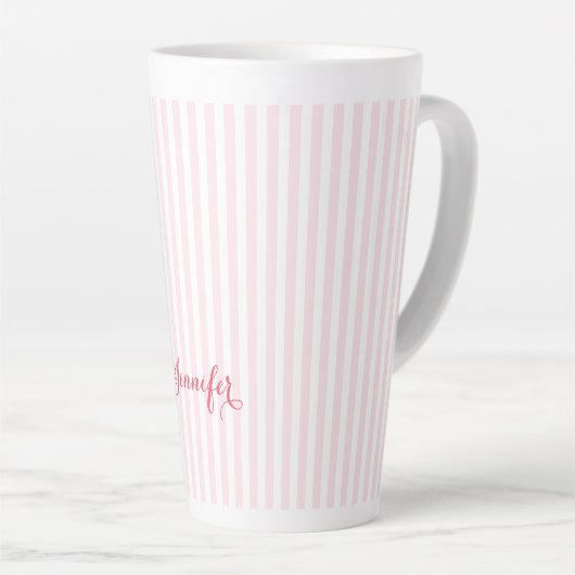 Moderne roze striped Elegant Typografie Monogramed Latte Mok (Rechterhoek)