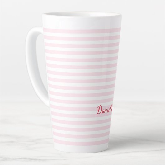 Moderne roze stripes Elegant Typografie Monogramed Latte Mok (Linkerhoek)