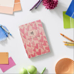 Moderne roze tandheelkundige monogrammen iPad mini cover<br><div class="desc">Het ontwerp is voorzien van een monogram en een naam tegen een schattig roze achtergrond van het doedelen. Voeg eenvoudig initialen en namen toe. Ideaal gepersonaliseerd geschenk voor alle gelegenheden,  zoals terug naar school,  thuis kantoor,  verjaardag,  Moederdag,  Valentijnsdag en nog veel meer.</div>
