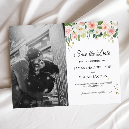 Moderne roze Waterverf schoonheidsbloemen en goude Aankondigingskaart