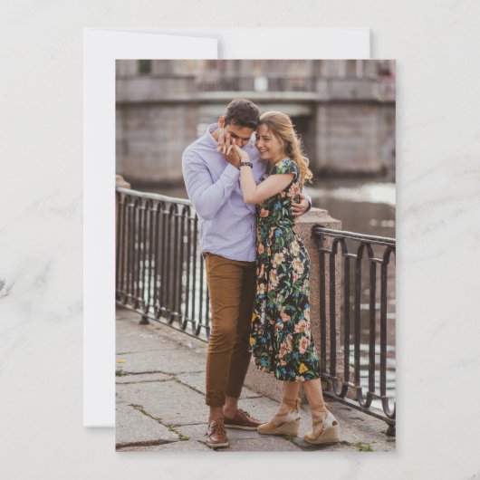 Moderne Roze Wit Monogram Bloemen Huwelijk Kaart (Achterkant)