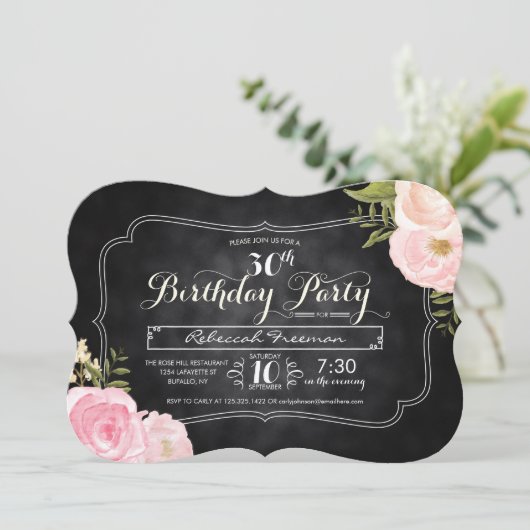 Moderne  Rozen Chalkboard Birthday Party Kaart (Staand voorkant)