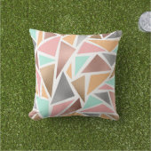 Moderne Rozen gouden munt Metallic Driehoeken Geom Buitenkussen (Gras)