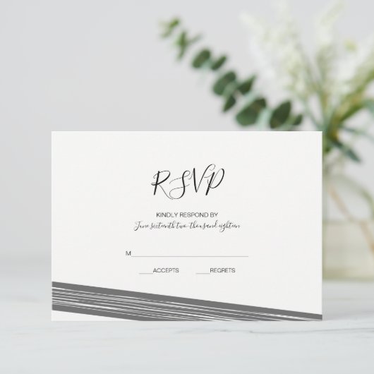 Moderne RSVP-kaarten met zwarte en witte streping RSVP Kaartje (Staand voorkant)