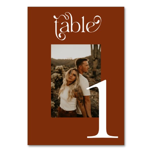 Moderne Rust Calligraphy Wedding Table Numbers Kaart (Voorkant)