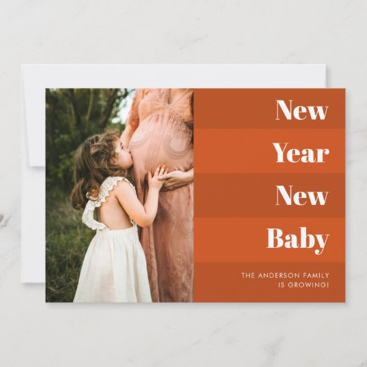 Moderne Rust Terracotta Nieuwjaar nieuwe babyzwang Feestdagenkaart (Voorkant)