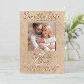 Moderne Rustic Elegant Script White Grey Voeg Foto Save The Date (Staand voorkant)