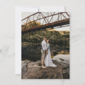 Moderne Rustic Type Gold Lettering Foto Wedding Kaart (Achterkant)