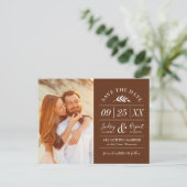 Moderne Rustic Typografie Foto slaat de datum op Aankondigingskaart (Staand voorkant)