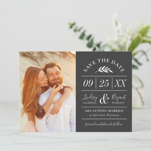 Moderne Rustic Typografie Foto slaat de datum op Kaart (Staand voorkant)