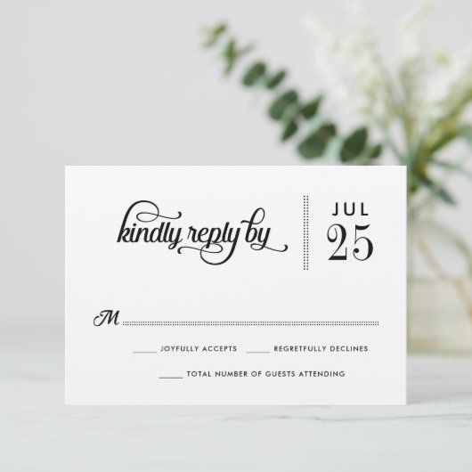 Moderne Rustic Typography Wedding RSVP Kaart (Staand voorkant)