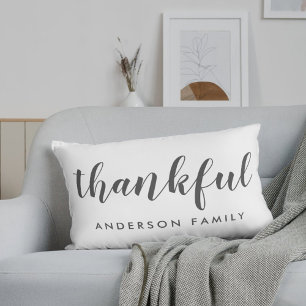 Moderne rustieke herfst dankbaar familienaam kussen