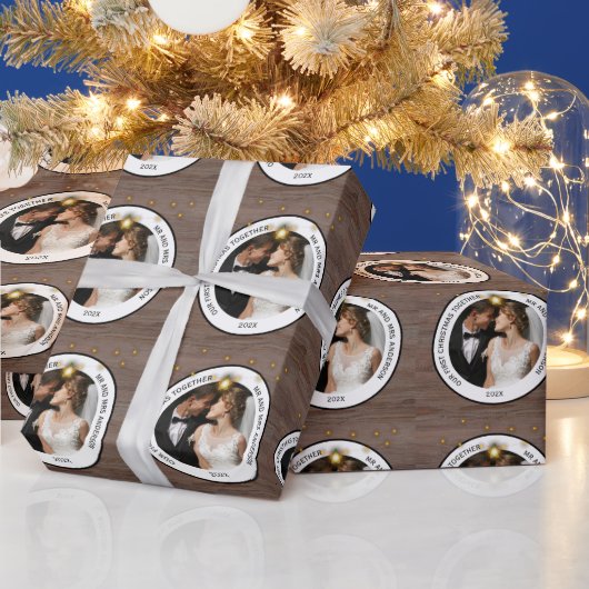 Moderne rustieke koppels eerste kerstmis samen cadeaupapier (Feestdagen)